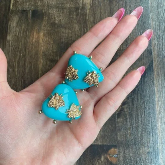 Athro Insect on THE HEART Earrings - Picture 7 of 8